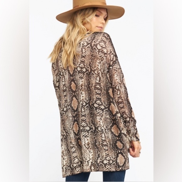 Show me your MuMu python print “Hug me” v neck sweater - Picture 3 of 11